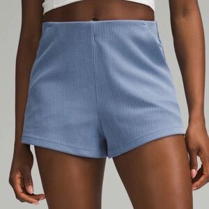 NWOT Lululemon Ribbed Softstreme High-Rise Short 2" Oasis Blue (Size 4)